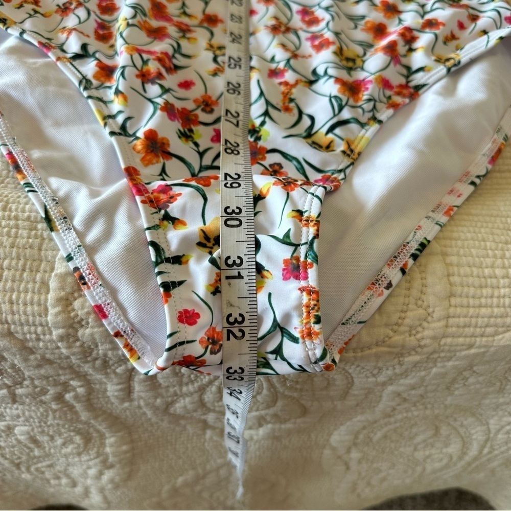 NWOT floral off the shoulder embellished one piece swimsuit size XL - Picture 6 of 9